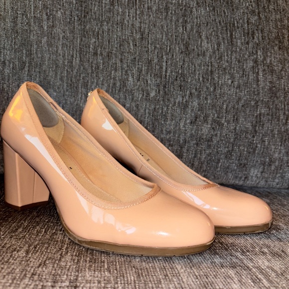 Calvin Klein Shoes - Calvin Klein size 11 pumps